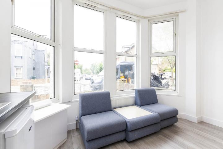 **Inclusive of Council tax, Gas+ Water** Ash Grove , Cricklewood (Inclusive of Council tax, Gas+ Water)